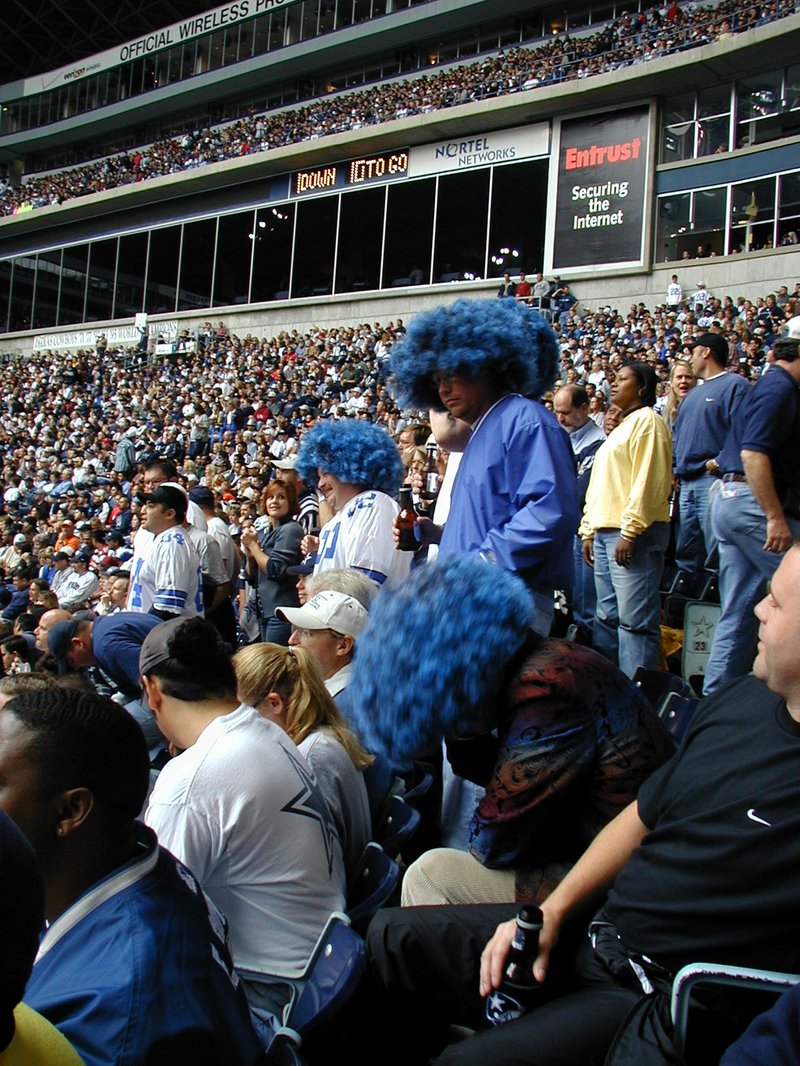2002/10(October)/Cowboys-Game/800x600_2002-10-27-Cowboys-vs-Seattle-07.JPG
