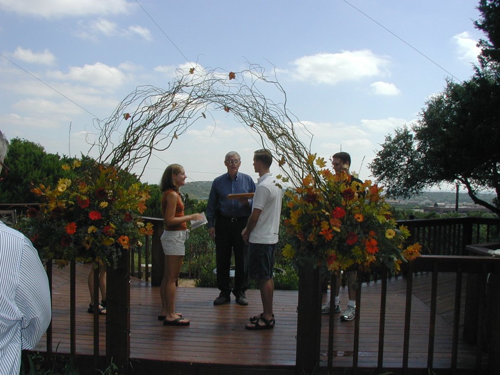 2002/10(October)/Josh-Heather-Rehersal/1024x768_2002-10-12-09-Josh-Heather-Wedding-Rehersal.JPG