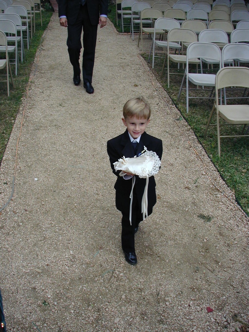 2002/10(October)/Josh-Heather-Wedding/1024x768_2002-10-13-009-Josh-Heather-Wedding-Chance-tux.JPG