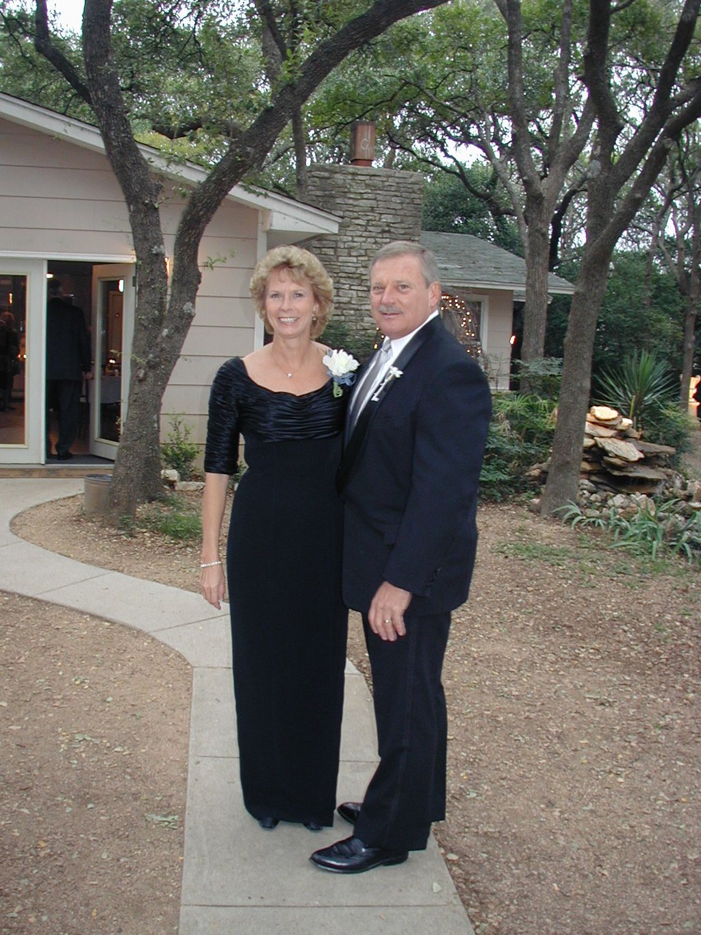 2002/10(October)/Josh-Heather-Wedding/1024x768_2002-10-13-014-Josh-Heather-Wedding-Janeen-Jim.JPG