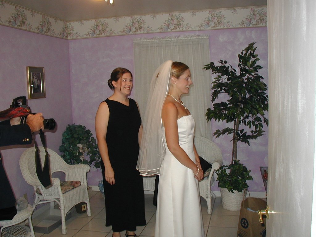 2002/10(October)/Josh-Heather-Wedding/1024x768_2002-10-13-018-Josh-Heather-Wedding.JPG