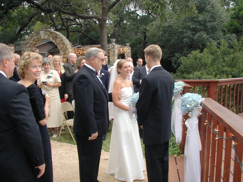 2002/10(October)/Josh-Heather-Wedding/1024x768_2002-10-13-032-Josh-Heather-Wedding.JPG