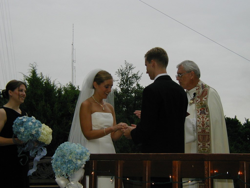 2002/10(October)/Josh-Heather-Wedding/1024x768_2002-10-13-040-Josh-Heather-Wedding.JPG
