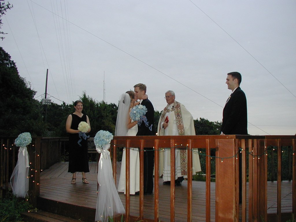2002/10(October)/Josh-Heather-Wedding/1024x768_2002-10-13-044-Josh-Heather-Wedding.JPG