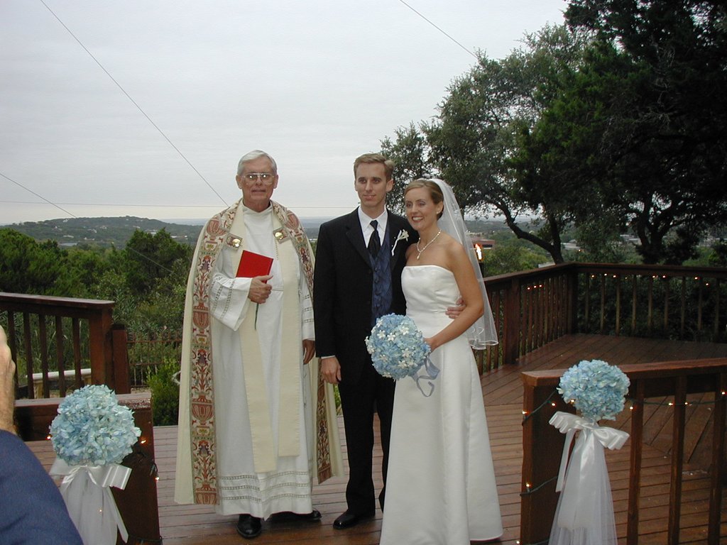 2002/10(October)/Josh-Heather-Wedding/1024x768_2002-10-13-046-Josh-Heather-Wedding.JPG