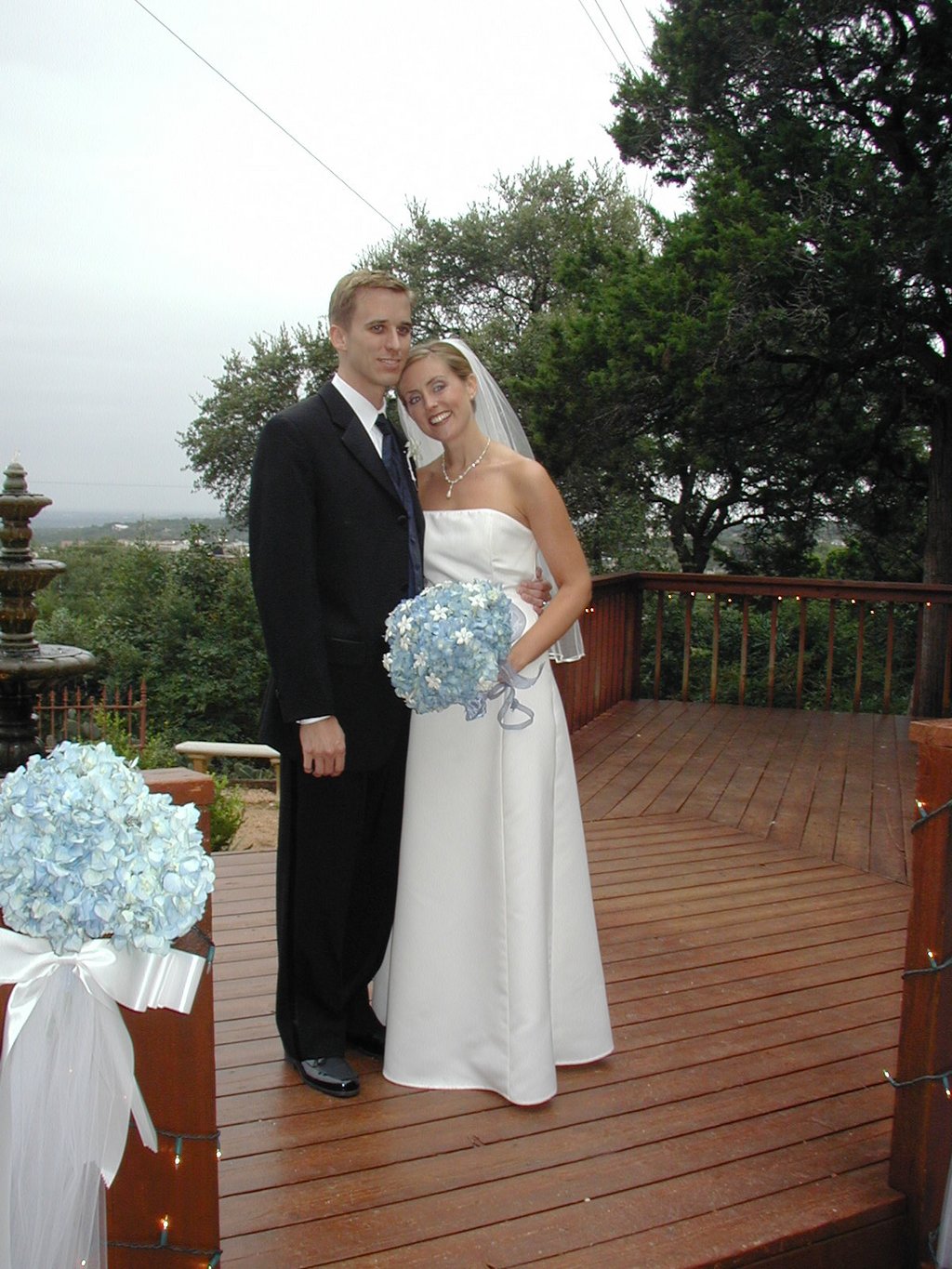 2002/10(October)/Josh-Heather-Wedding/1024x768_2002-10-13-069-Josh-Heather-Wedding.JPG