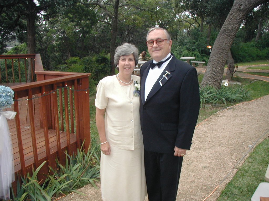 2002/10(October)/Josh-Heather-Wedding/1024x768_2002-10-13-072-Josh-Heather-Wedding.JPG