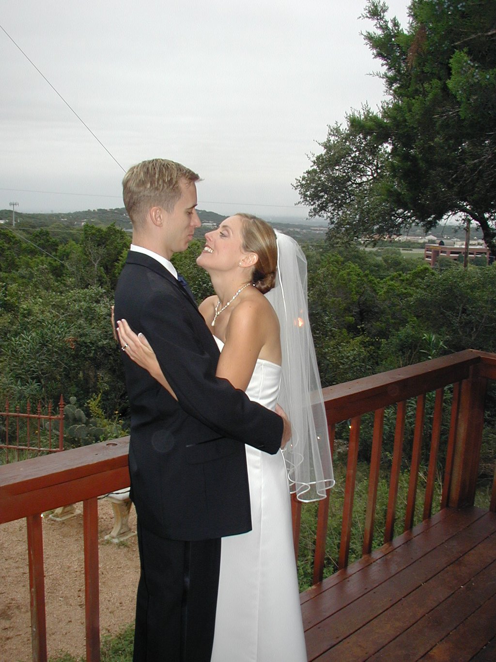 2002/10(October)/Josh-Heather-Wedding/1024x768_2002-10-13-077-Josh-Heather-Wedding.JPG