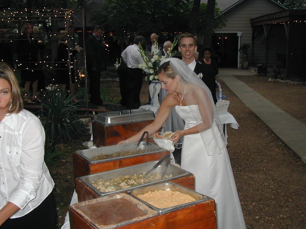 2002/10(October)/Josh-Heather-Wedding/1024x768_2002-10-13-098-Josh-Heather-Wedding-dinner.JPG