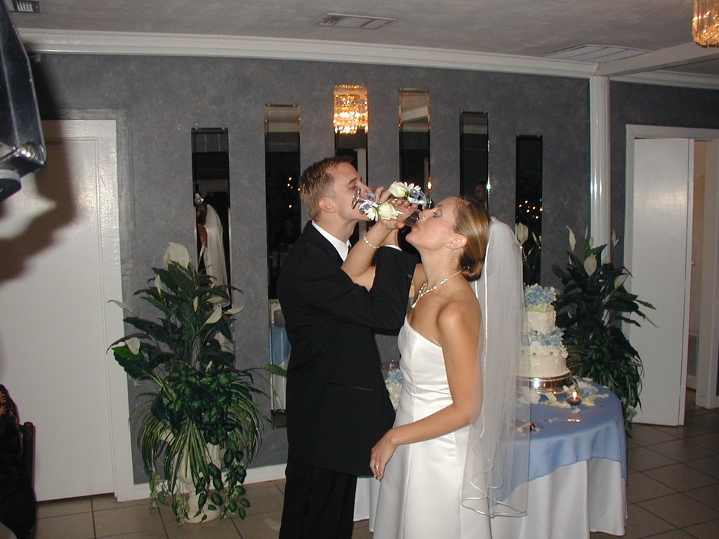 2002/10(October)/Josh-Heather-Wedding/1024x768_2002-10-13-105-Josh-Heather-Wedding-toast.JPG