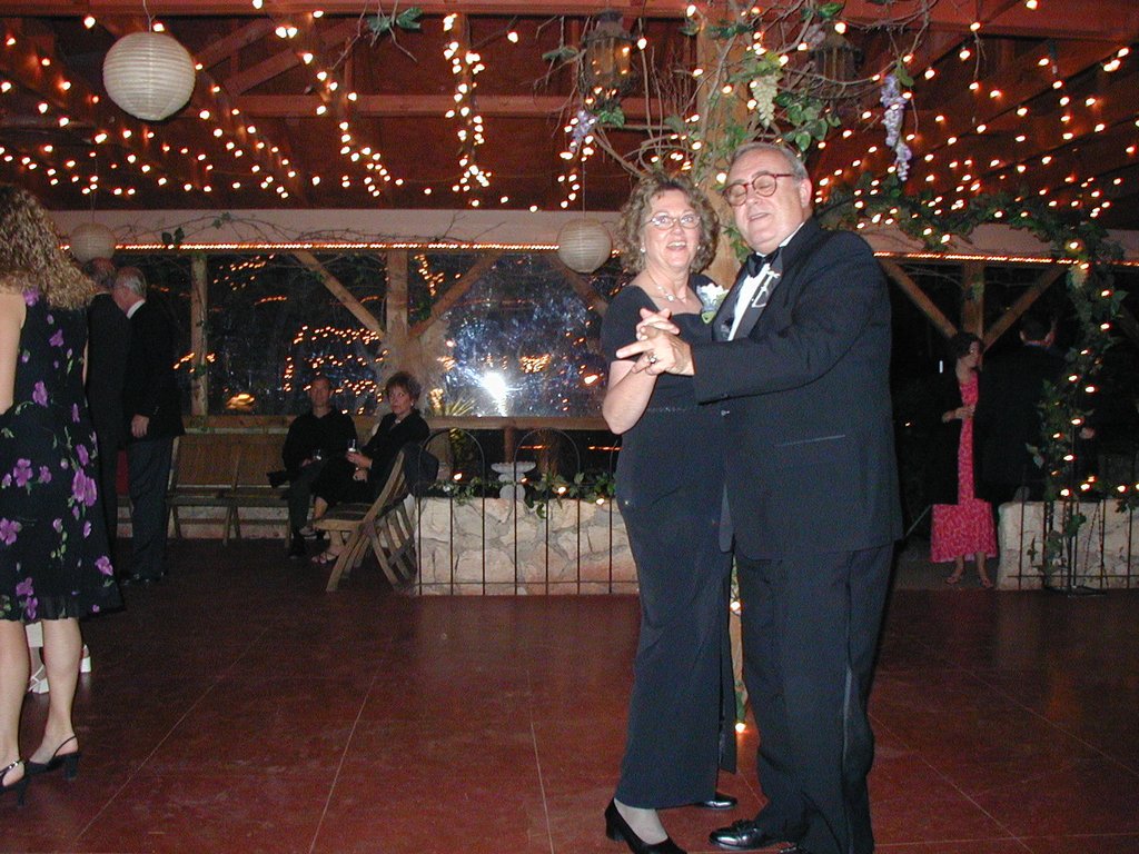 2002/10(October)/Josh-Heather-Wedding/1024x768_2002-10-13-118-Josh-Heather-Wedding.JPG
