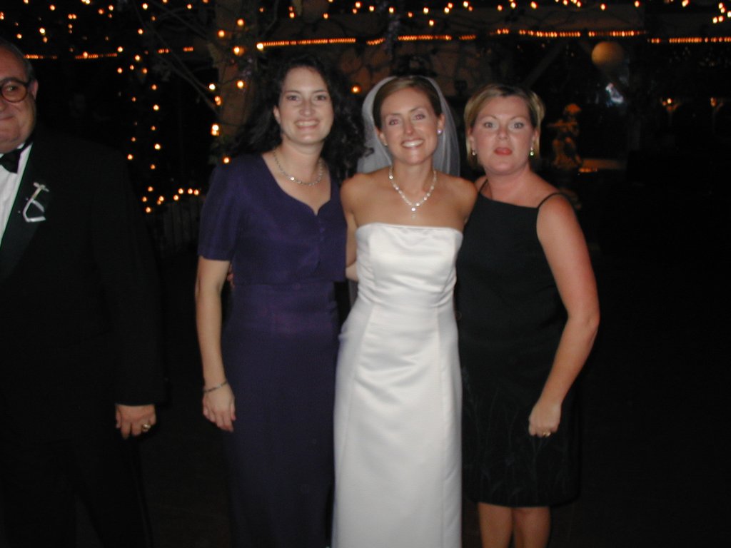 2002/10(October)/Josh-Heather-Wedding/1024x768_2002-10-13-119-Josh-Heather-Wedding-Suzi-Katie.JPG