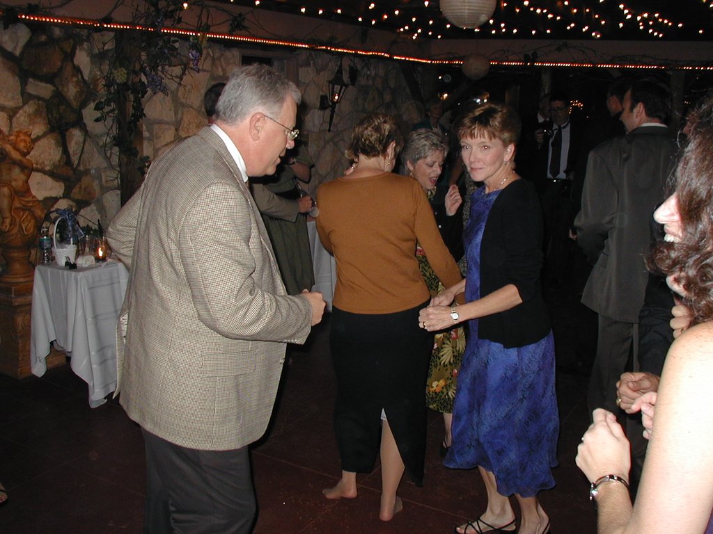 2002/10(October)/Josh-Heather-Wedding/1024x768_2002-10-13-141-Josh-Heather-Wedding-Jim-KathyMussato.JPG