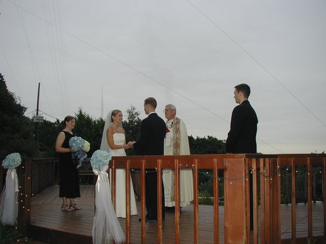 2002/10(October)/Josh-Heather-Wedding/640x480_2002-10-13-039-Josh-Heather-Wedding.JPG