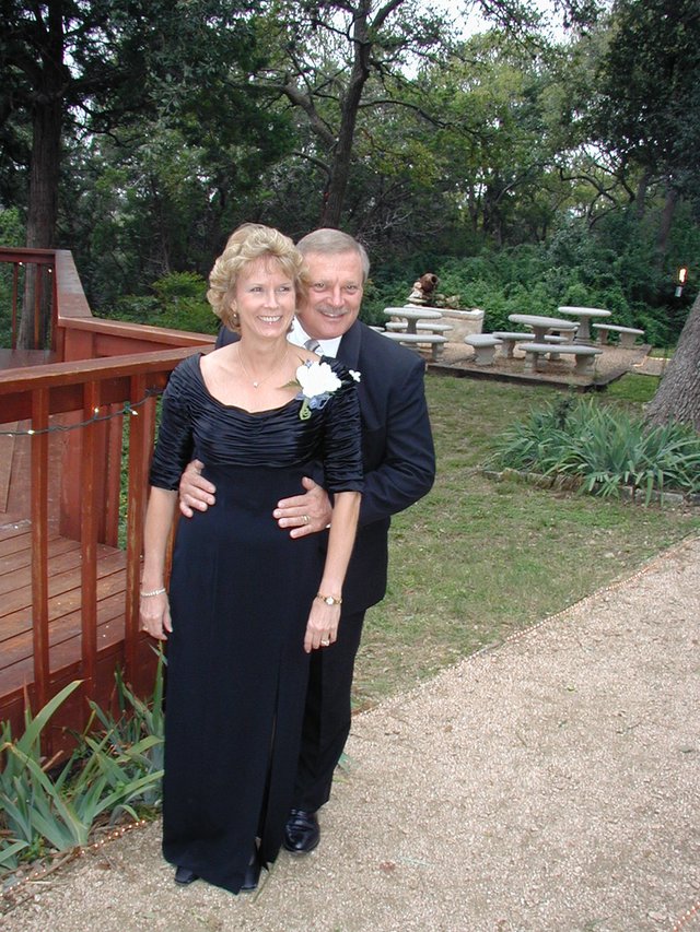 2002/10(October)/Josh-Heather-Wedding/640x480_2002-10-13-063-Josh-Heather-Wedding-Jim-Janeen.JPG