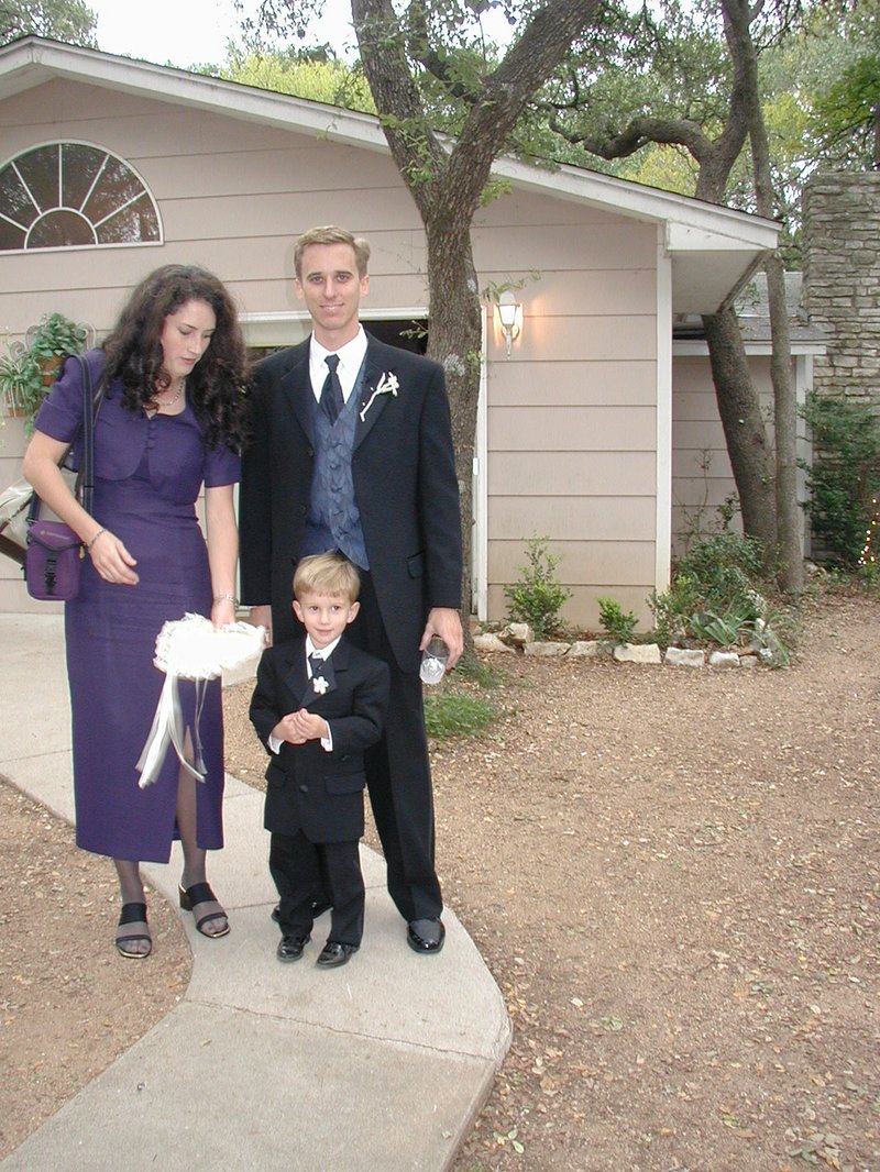 2002/10(October)/Josh-Heather-Wedding/800x600_2002-10-13-022-Josh-Heather-Wedding-Suzi-Josh-Chance-tux.JPG