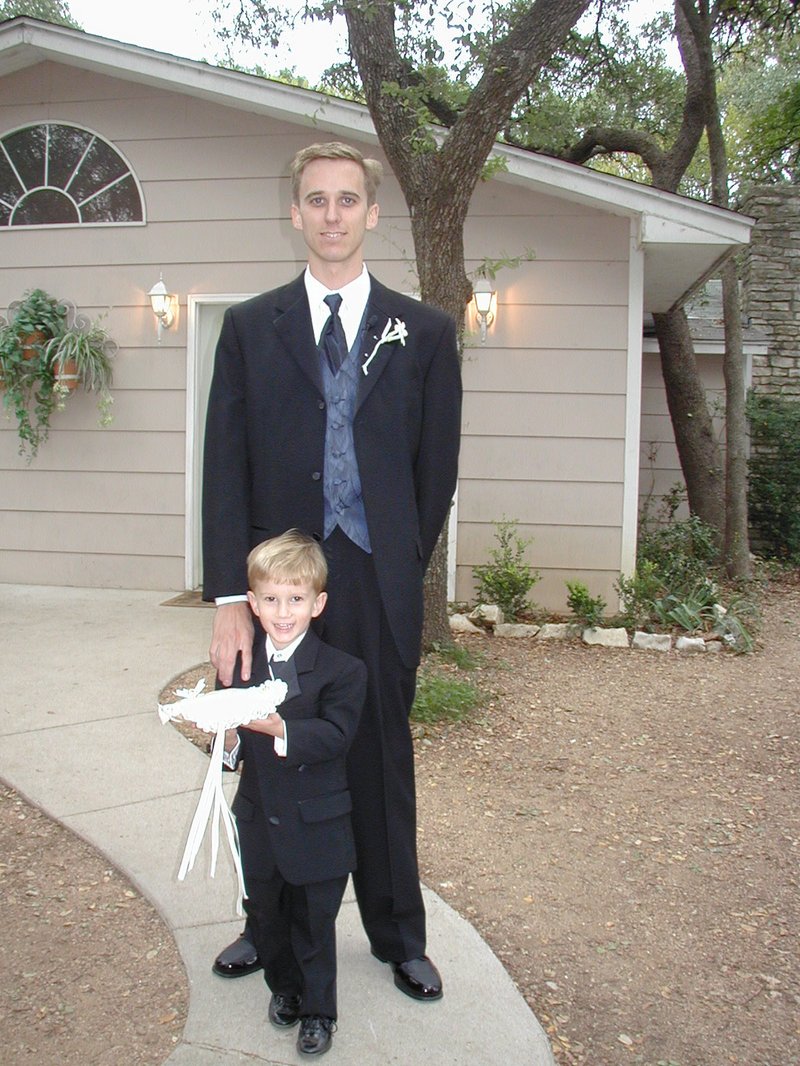 2002/10(October)/Josh-Heather-Wedding/800x600_2002-10-13-024-Josh-Heather-Wedding-Josh-Chance-tux.JPG
