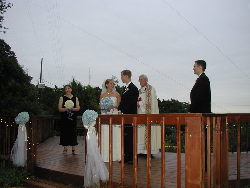 2002/10(October)/Josh-Heather-Wedding/800x600_2002-10-13-043-Josh-Heather-Wedding.JPG