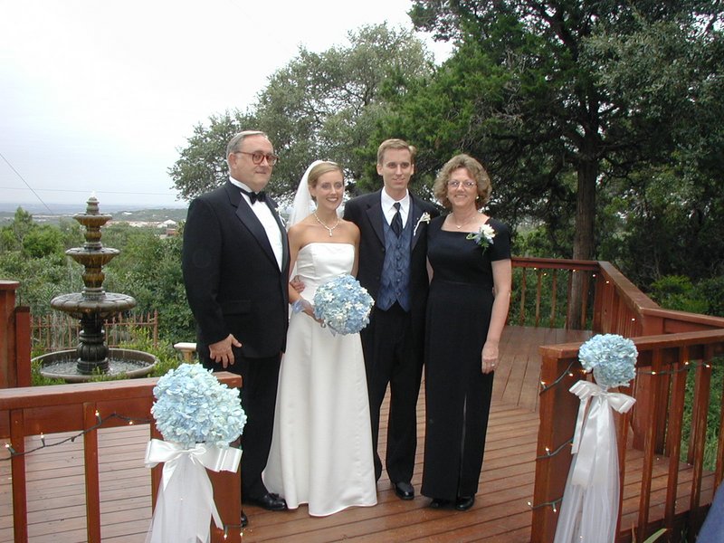 2002/10(October)/Josh-Heather-Wedding/800x600_2002-10-13-064-Josh-Heather-Wedding.JPG