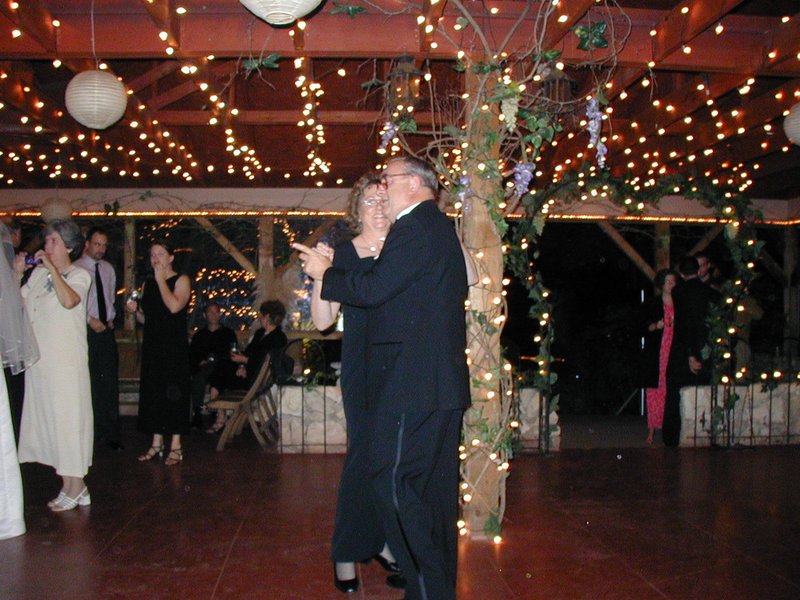 2002/10(October)/Josh-Heather-Wedding/800x600_2002-10-13-117-Josh-Heather-Wedding.JPG