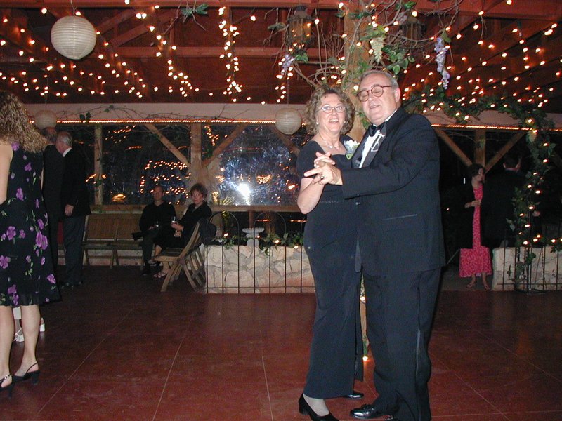 2002/10(October)/Josh-Heather-Wedding/800x600_2002-10-13-118-Josh-Heather-Wedding.JPG