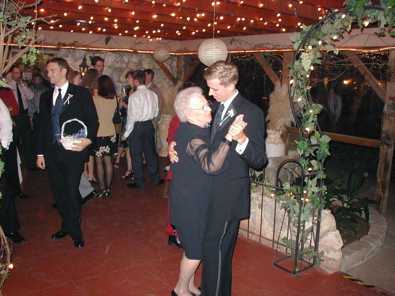2002/10(October)/Josh-Heather-Wedding/800x600_2002-10-13-133-Josh-Heather-Wedding-Mary-dancing.JPG