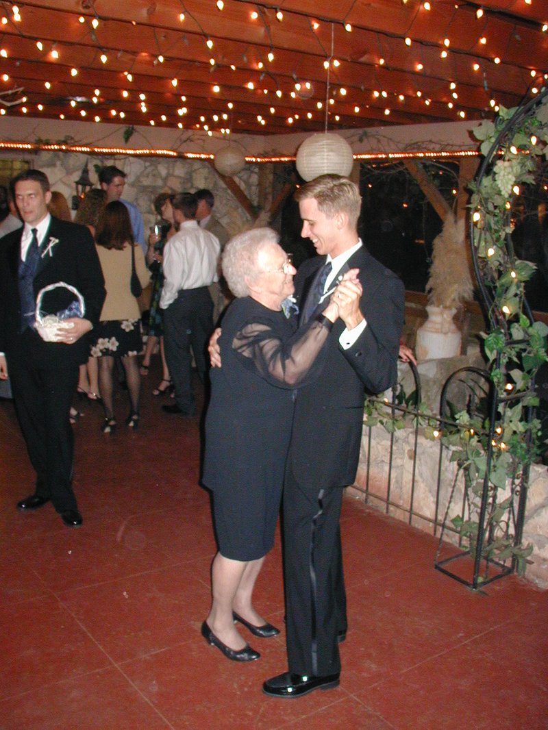 2002/10(October)/Josh-Heather-Wedding/800x600_2002-10-13-134-Josh-Heather-Wedding-Mary-dancing.JPG