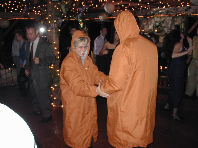 2002/10(October)/Josh-Heather-Wedding/800x600_2002-10-13-148-Josh-Heather-Wedding-Marci-Ron-burnt-orange-coats.JPG