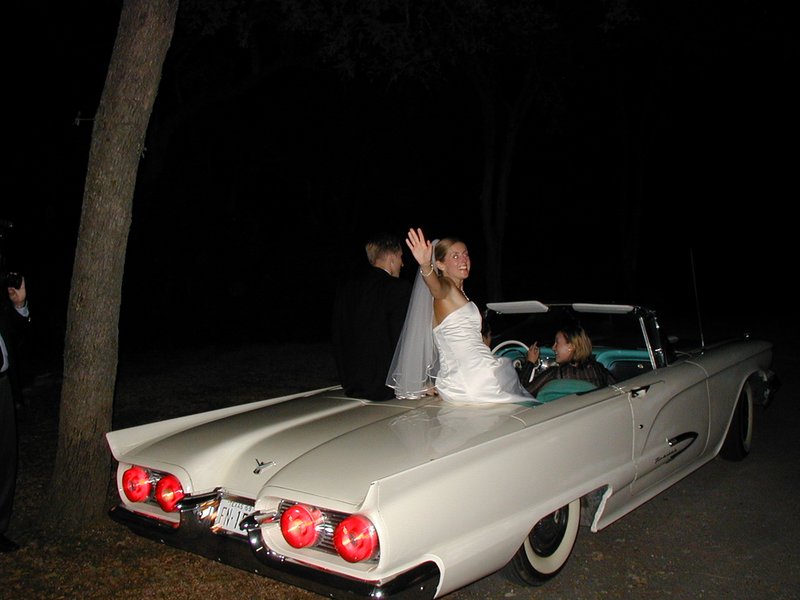 2002/10(October)/Josh-Heather-Wedding/800x600_2002-10-13-172-Josh-Heather-Wedding-going-going-gone.JPG