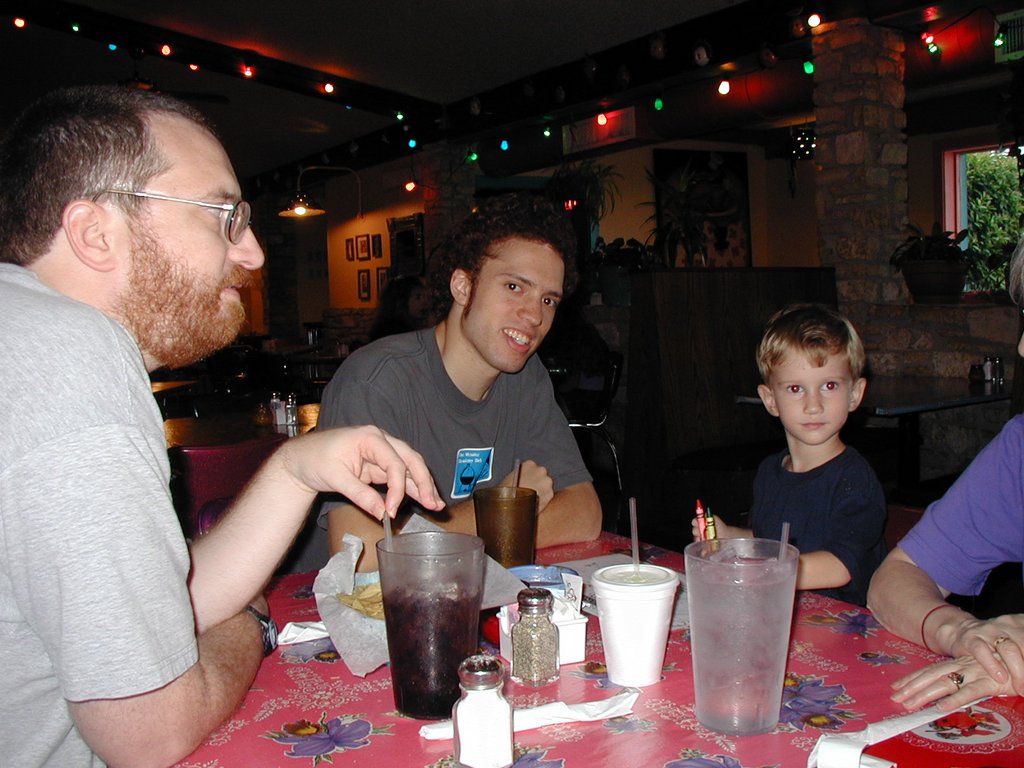 2002/10(October)/Misc/1024x768_2002-10-20-Mark-bday-3.JPG