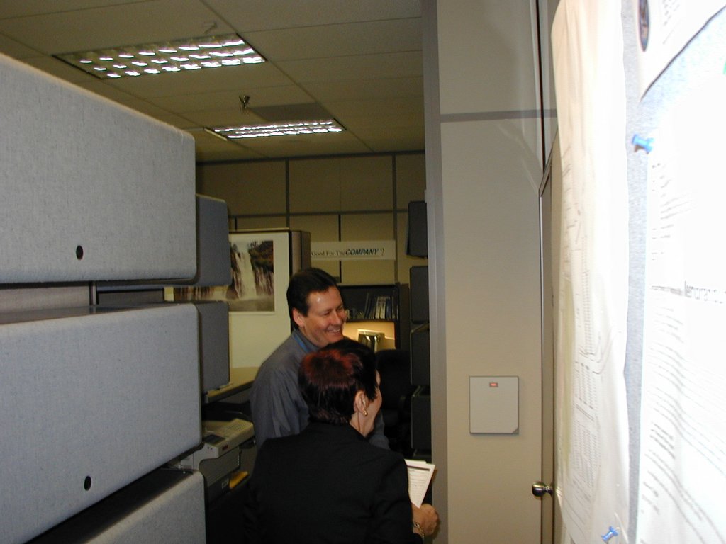 2002/10(October)/Misc/1024x768_2002-10-21-AAC-Steve-turns-40-04.JPG