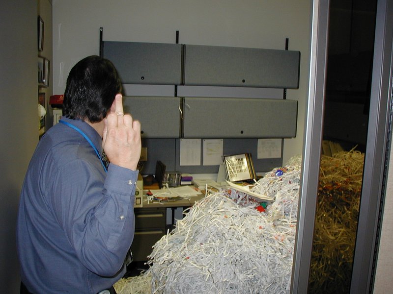 2002/10(October)/Misc/800x600_2002-10-21-AAC-Steve-turns-40-05.JPG