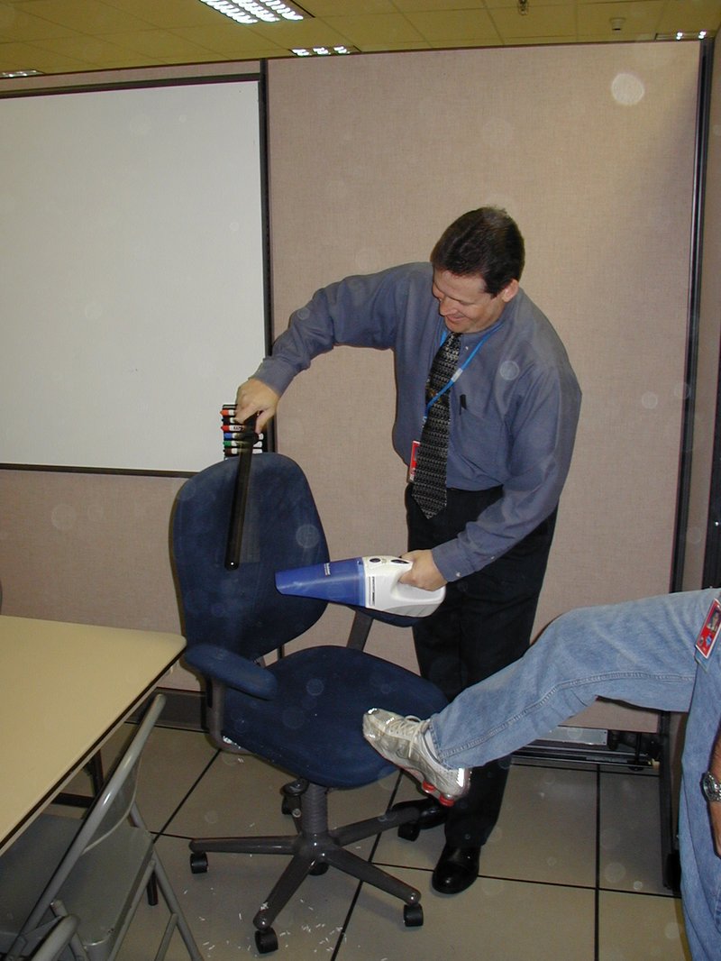 2002-10-21-AAC-Steve-turns-40-11.JPG