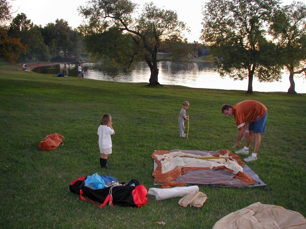 2002/11(November)/Camping/1024x768_2002-11-09-Inks-Lake-Camping-10-Chance-Travis-Kalyani-tent.JPG