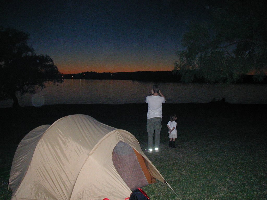 2002/11(November)/Camping/1024x768_2002-11-09-Inks-Lake-Camping-12-Ben-Kalyani-sunset.JPG