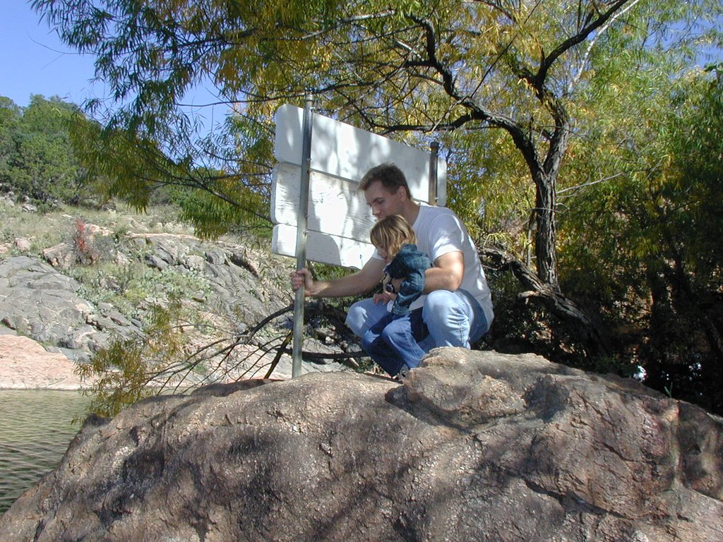 2002/11(November)/Camping/1024x768_2002-11-10-Ink-Lake-Camping-28-Ben-Kalyani.JPG