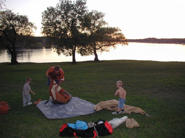 2002/11(November)/Camping/640x480_2002-11-09-Inks-Lake-Camping-06-Chance-Travis-Zen-tent.JPG