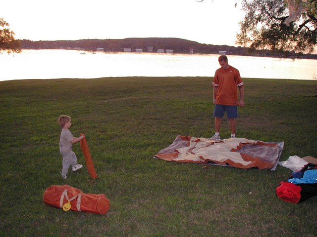 2002/11(November)/Camping/640x480_2002-11-09-Inks-Lake-Camping-08-Chance-Travis-tent.JPG