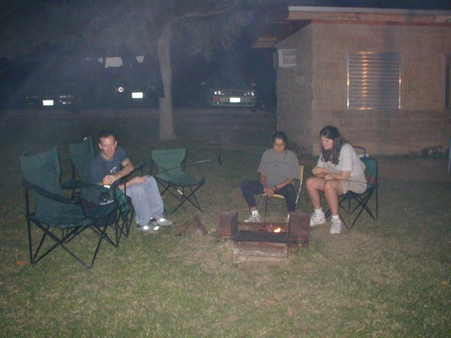 2002/11(November)/Camping/640x480_2002-11-09-Inks-Lake-Camping-13-Kevin-Kavita-Kiffin-campfire.JPG