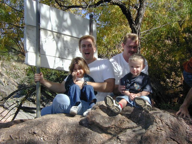 2002/11(November)/Camping/640x480_2002-11-10-Ink-Lake-Camping-32--Kalyani-Ben-Doug-Zen.JPG