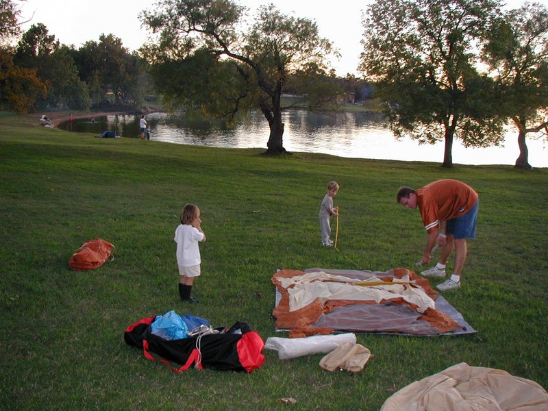 2002/11(November)/Camping/800x600_2002-11-09-Inks-Lake-Camping-10-Chance-Travis-Kalyani-tent.JPG