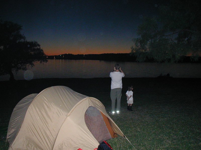 2002/11(November)/Camping/800x600_2002-11-09-Inks-Lake-Camping-12-Ben-Kalyani-sunset.JPG