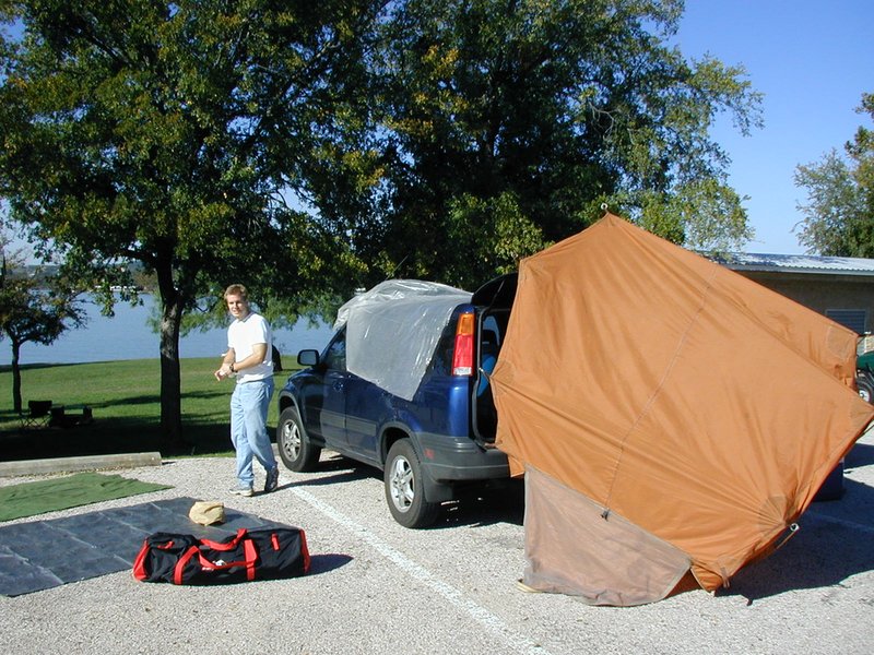 2002/11(November)/Camping/800x600_2002-11-10-Ink-Lake-Camping-19-Ben-tent-drying.JPG