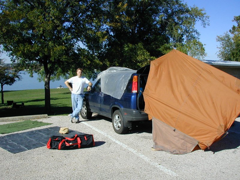 2002/11(November)/Camping/800x600_2002-11-10-Ink-Lake-Camping-20-Ben-tent-drying.JPG