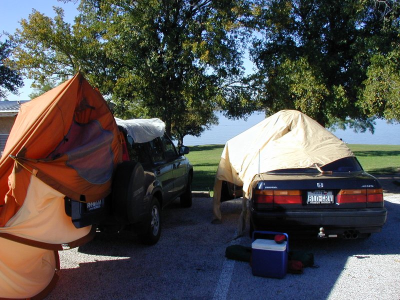 2002-11-10-Ink-Lake-Camping-21-tent-cars.JPG