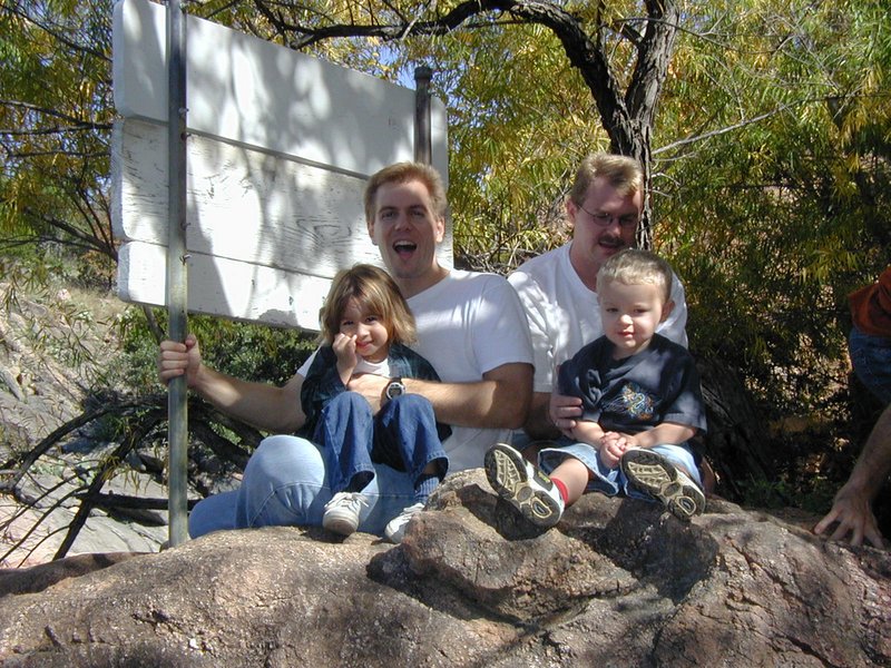 2002/11(November)/Camping/800x600_2002-11-10-Ink-Lake-Camping-32--Kalyani-Ben-Doug-Zen.JPG