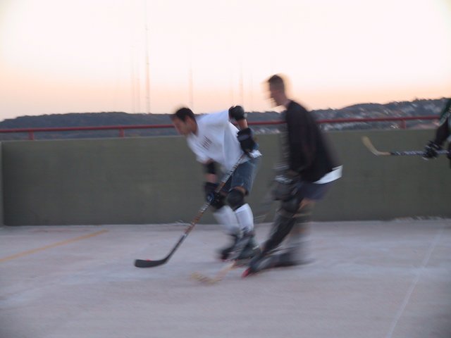 2002-11-19-Hockey-13-Mark-Travis.JPG