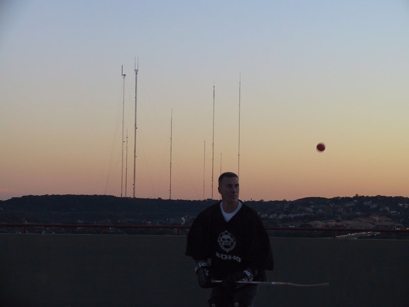 2002-11-19-Hockey-07-travis-bouncing-ball.JPG