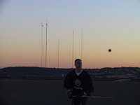 2002-11-19-Hockey-07-travis-bouncing-ball.JPG