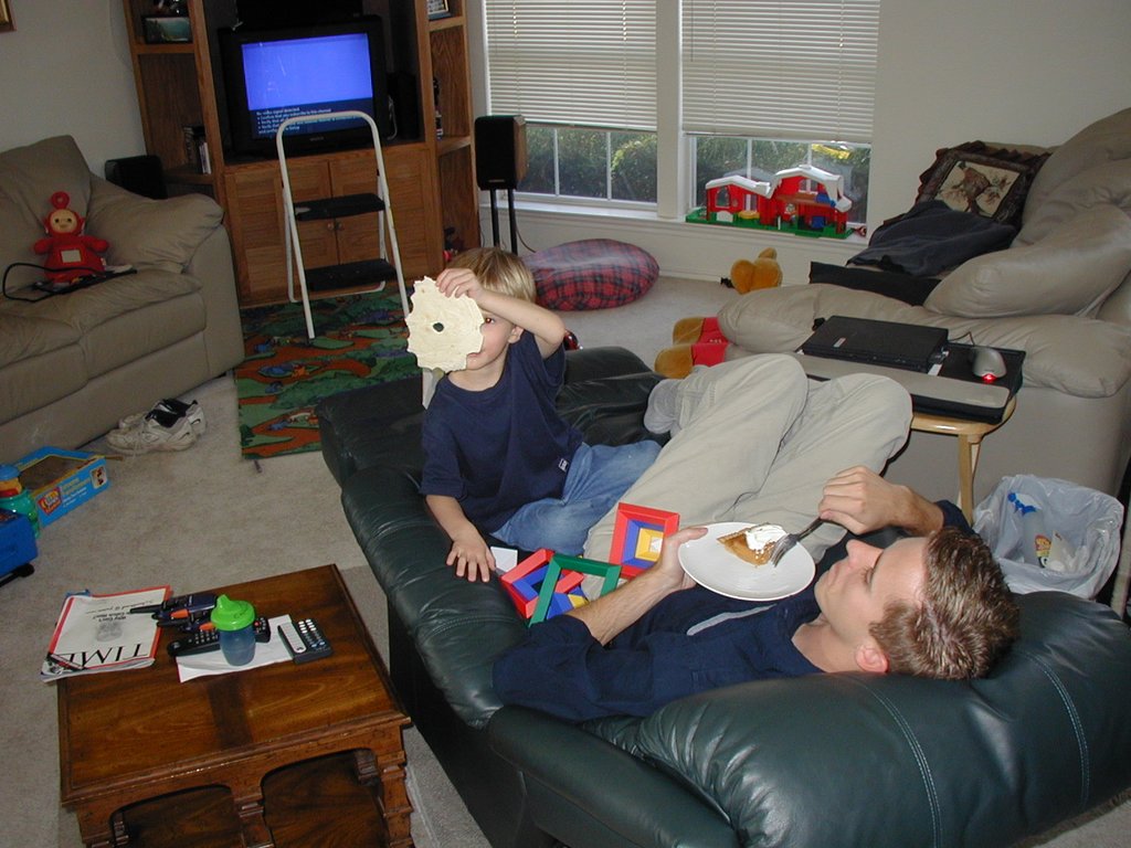 2002/11(November)/Thanksgiving/1024x768_2002-11-28-Thanksgiving-06-Chance-Josh.JPG